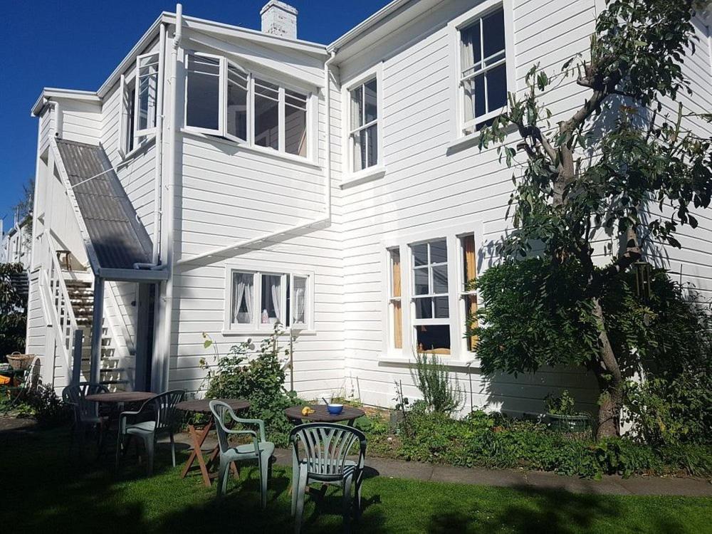 Хостел Honeysuckle House Нельсон Экстерьер фото